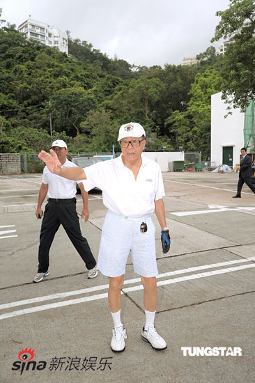 李嘉诚话题不谈梁洛施儿子