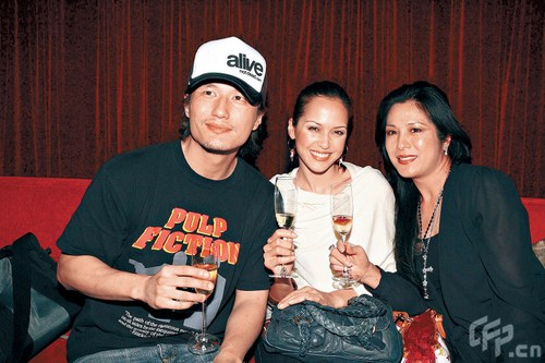 刘香萍07年庆祝生日,尹子维亦是座上客。 资料图片