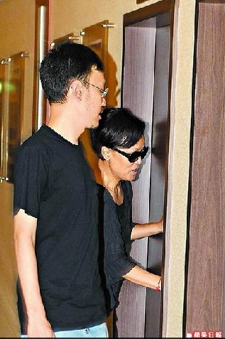 张菲前妻与二儿子