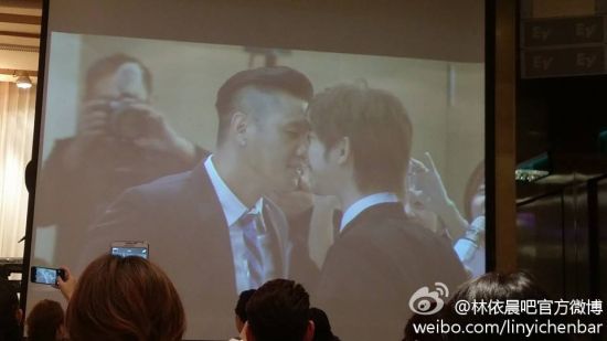 黑人陈柏霖示范如何kiss
