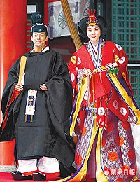 藤原纪香夫妇当选“最不速配明星爱侣档”(图)