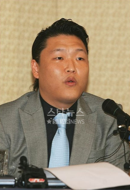 PSY将接受韩国服役厅处罚水晶男孩成员被起诉
