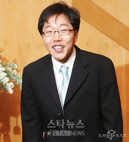 韩星金济东与美貌女子同行 传两人是恋人(附图