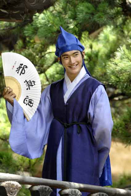 崔始源穿古装演李梦龙 不爱春香爱香丹(图)