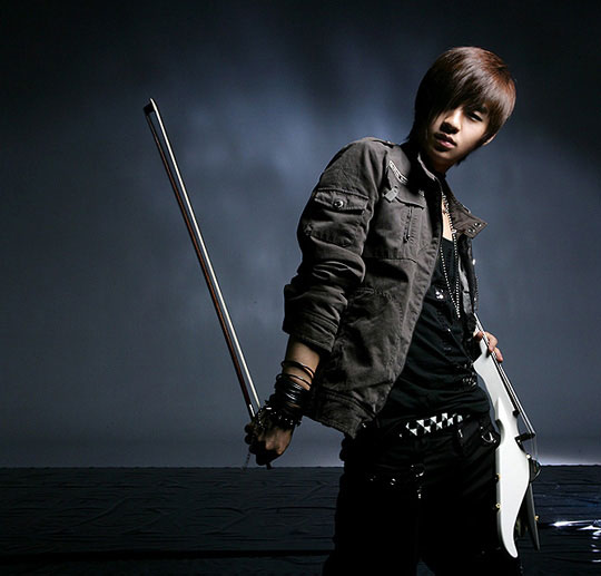 SJ China明年正式出道 韩庚Henry为主力(组图