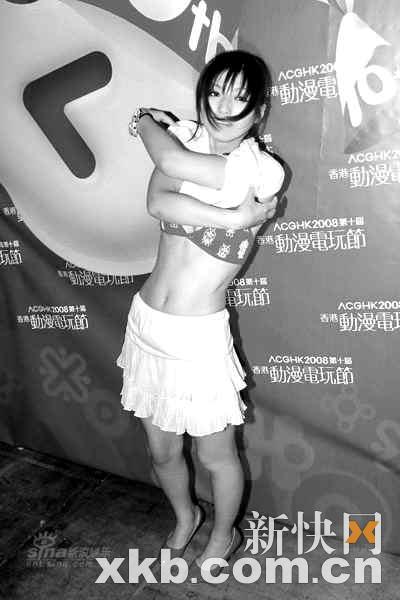 日本女优京本有加香港秀场当众脱衣(图)_手机新浪网
