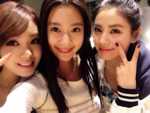 clara与afterschool扮美女三枪手自拍