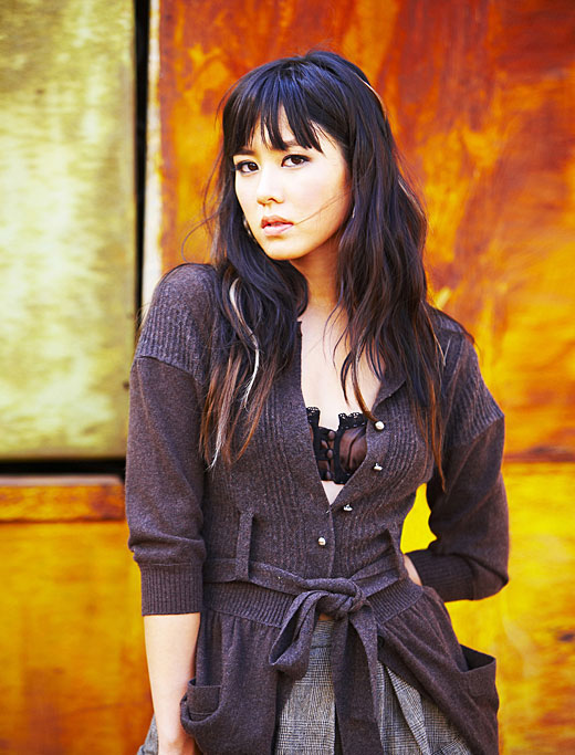 孙艺珍古巴拍封面照 美艳露胸展异域性感【图】