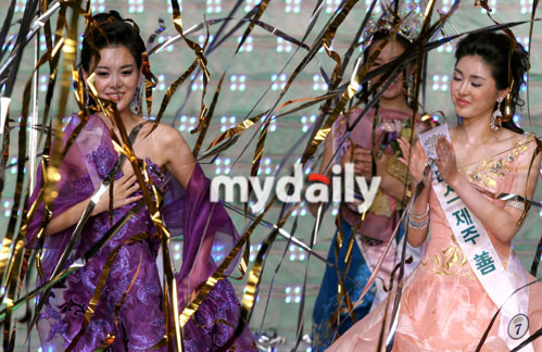 2007韩国小姐选拔赛决赛举行李智善当选(组图)