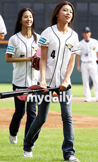 组图:女版SJ少女时代韩国职业棒球赛大展拳脚_影音娱乐_新浪网