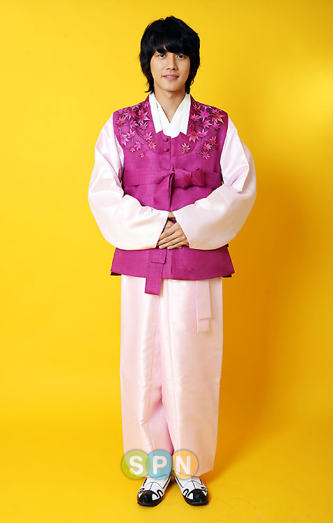 组图：朴海镇送中秋祝福期盼平安度过团圆佳节