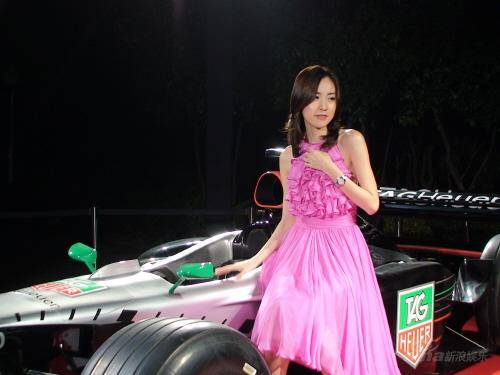 何润东携手简美妍香车美女打造浪漫之夜(组图)