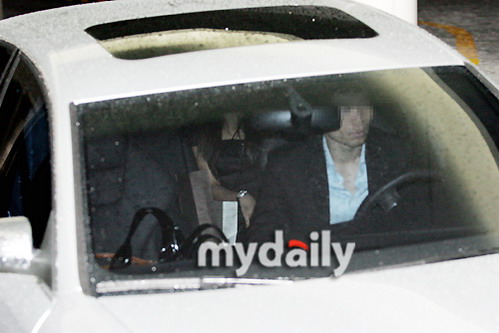 金喜善今日大婚媒体蜂拥 金蝉脱壳耍记者【图】