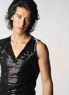 蒲巴甲背5篇作文参加高考 先出名后读书(图)