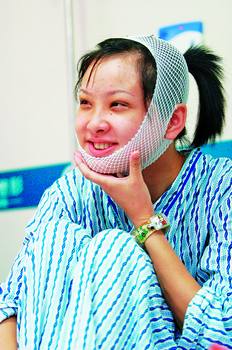 女大学生要整容成杨乐乐 现在最怕见的人是汪