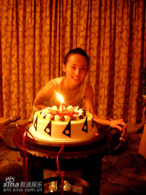 张嘉倪20岁生日方中信秦岚湖南卫视齐祝贺(图)