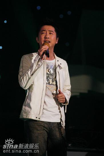 伊能静婚姻亮红灯“分居戏”提前上演(组图)