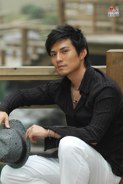 严宽写歌《小狗》献爱心呼吁保护动物(附图)