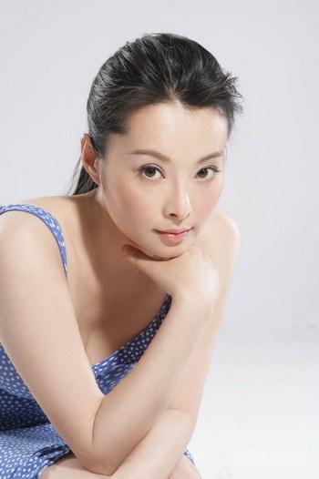 袁立博客点击过3000万网友赞其沉默又不平凡