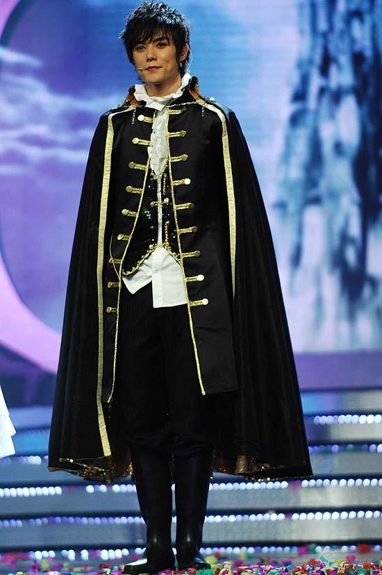 张超止步全国五强始终微笑 从容展现王子魅力