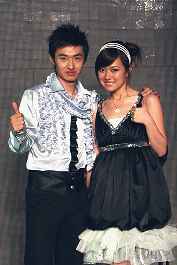 张婷成功插足 绝对唱响配对赛第一组产生(图)