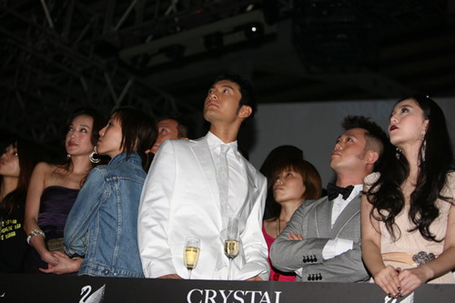 ����������װ����ʱ���ɶ��������̸����(ͼ)