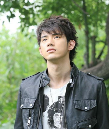好男儿出书赶潮流吴建飞新书披露19岁初恋(图)