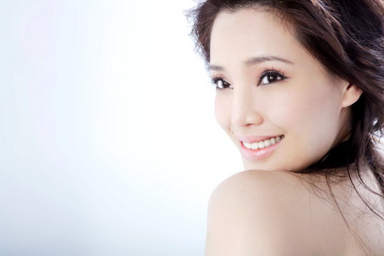 孔维奉姜文为电影大师 对《太阳》票房充满信