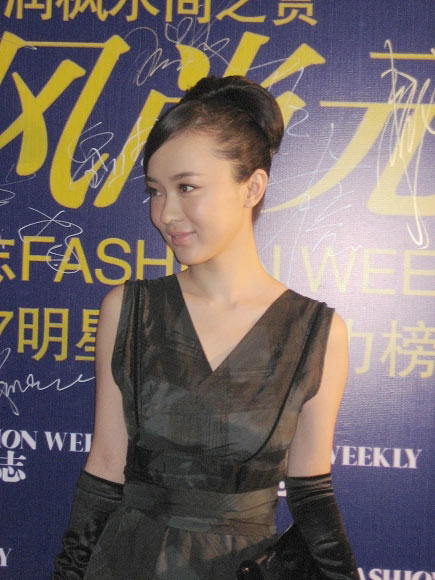 霍思燕复古造型出席派对 风尚权利榜上有名(图