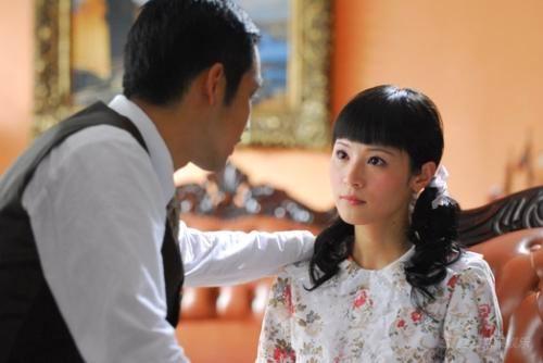 横店影视城炎热天气 石小群古灵精怪避暑有妙