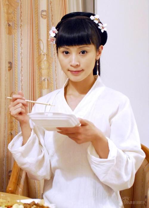 横店影视城炎热天气石小群古灵精怪避暑有妙招