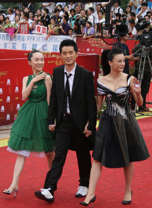 任泉燕尾装亮相华表与苏有朋上演黑白双雄(图)