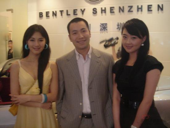 组图：孙俪孙晶晶高贵礼服性感亮相名车发布会