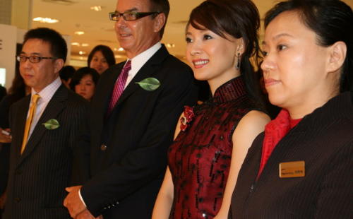 小青衣陈数出任剪彩嘉宾旗袍风情惹人心动(图)