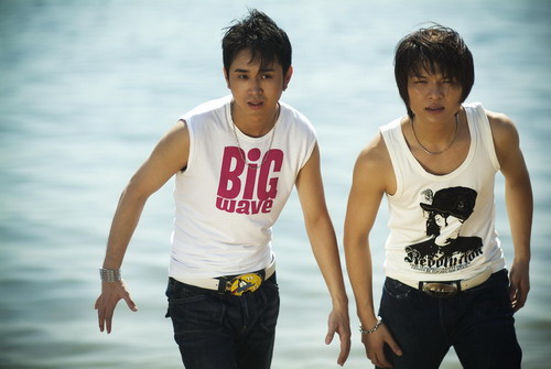 自由勇唱响《小宇宙》 助阵名校高尔夫邀请赛