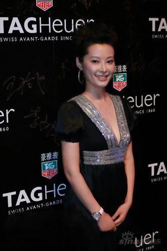 Ԭ��ͨ��æ��ͣ��Ϸ�������ʹ�Ů������(ͼ)