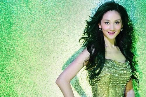 华谊兄弟百万水晶礼服打造新小天后许还幻(图)