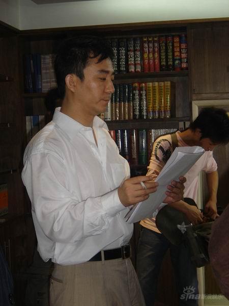 赵毅生病影迷赶赴现场照料剧组气氛温暖人心