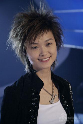李宇春想看快男演唱会称赞“师弟”们很出色