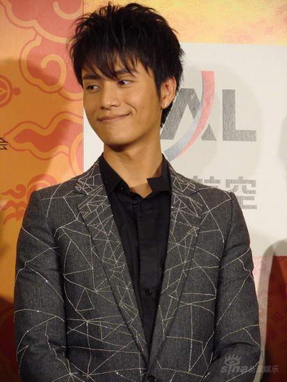 陈坤感动日本影迷做慈善明信片回馈偶像(图)