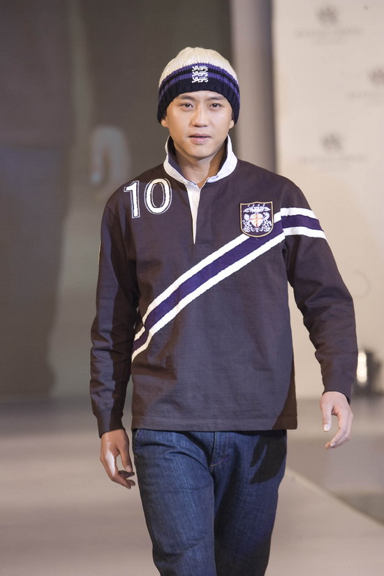 邓超首次T台秀贵气足引李冰冰范文芳尖叫(图)