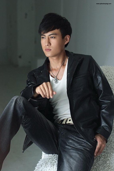 王骏毅获评十大当红小生 谦虚自称不敢当