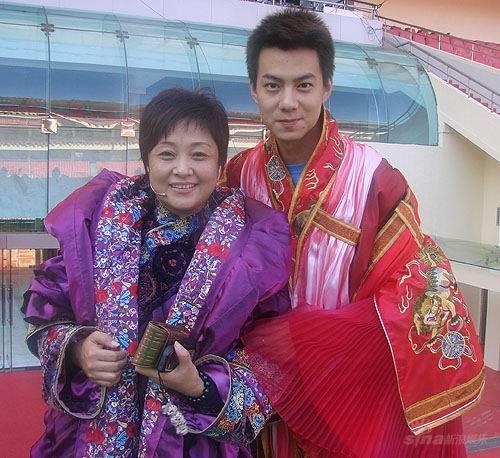 张殿菲张秋芳《红楼梦》结缘 戏里戏外母子情