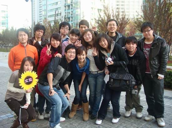 陈意涵迷你生日会温馨甜蜜 感激粉丝贴心宠爱