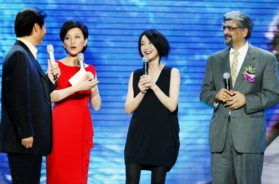 周迅巧妙应对崔永元