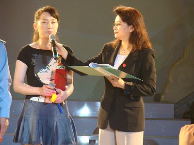 李琳任"心心点灯"慈善大使 极力投身公益事业
