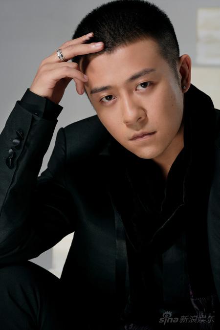 型男林申不愿被赞帅 感叹杰克逊巨星陨落(图)