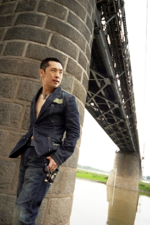 姜鹏:与小沈阳合唱曲目因档期问题夭折(图)