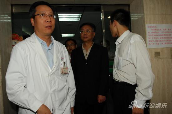 华山医院副院长,神经外科教授,博士黄峰平