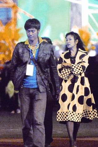刘晓庆回应与小帅哥恋爱传闻:证明我还有魅力